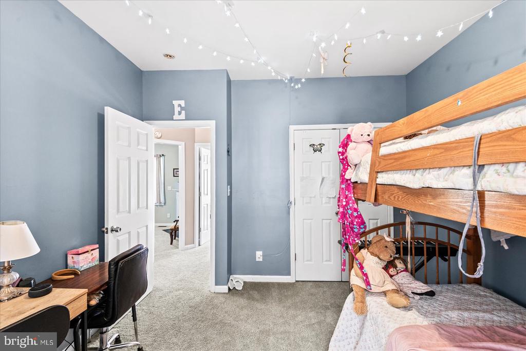 77 GREENWAY CV