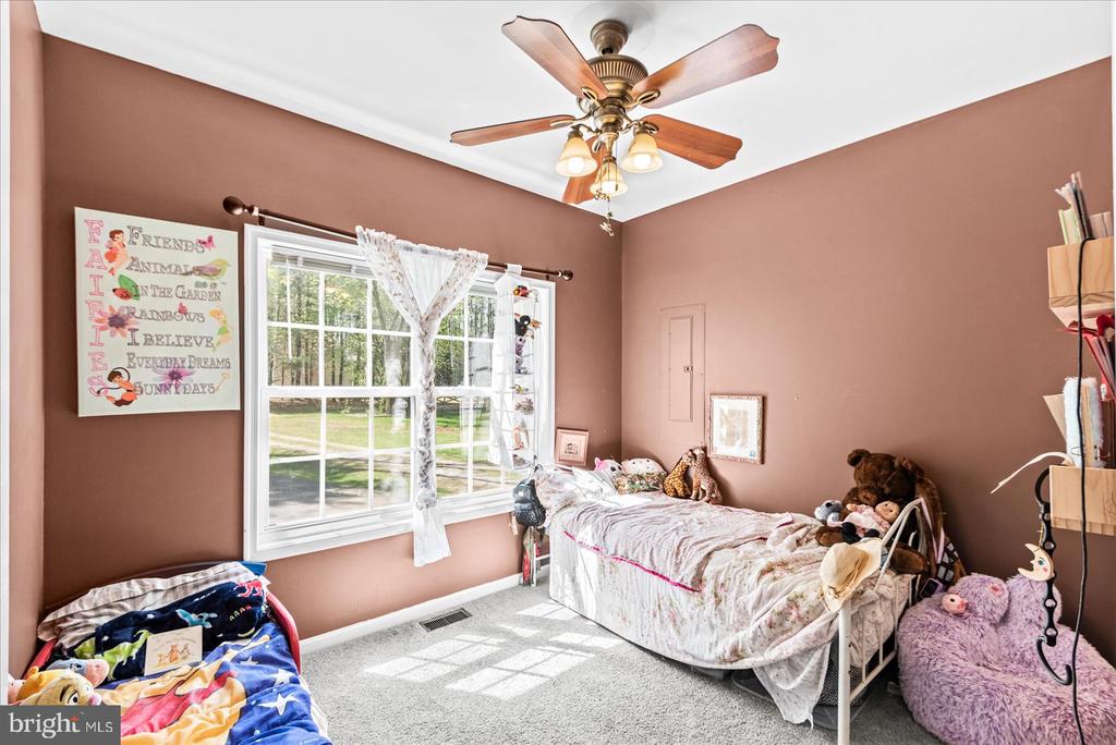 77 GREENWAY CV
