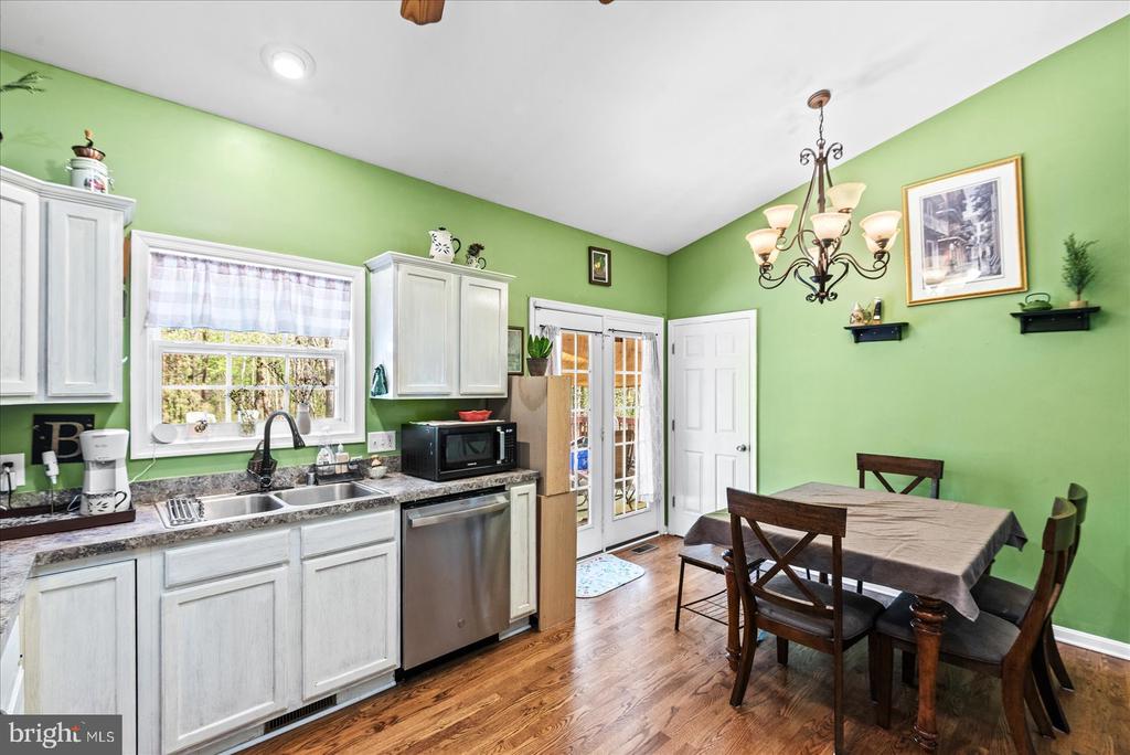77 GREENWAY CV