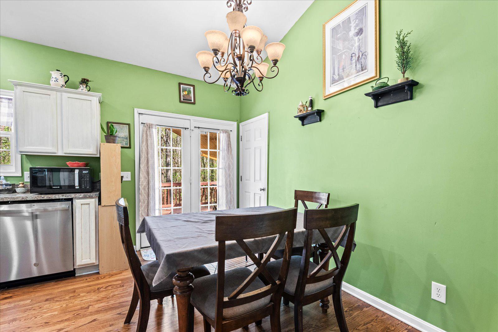 77 GREENWAY CV