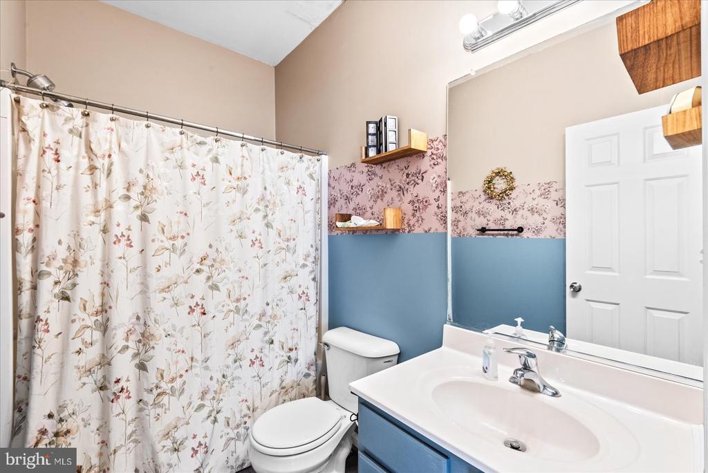 77 GREENWAY CV