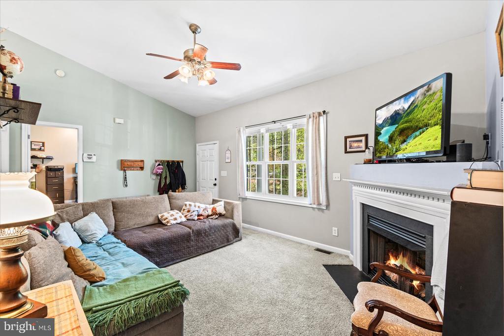 77 GREENWAY CV