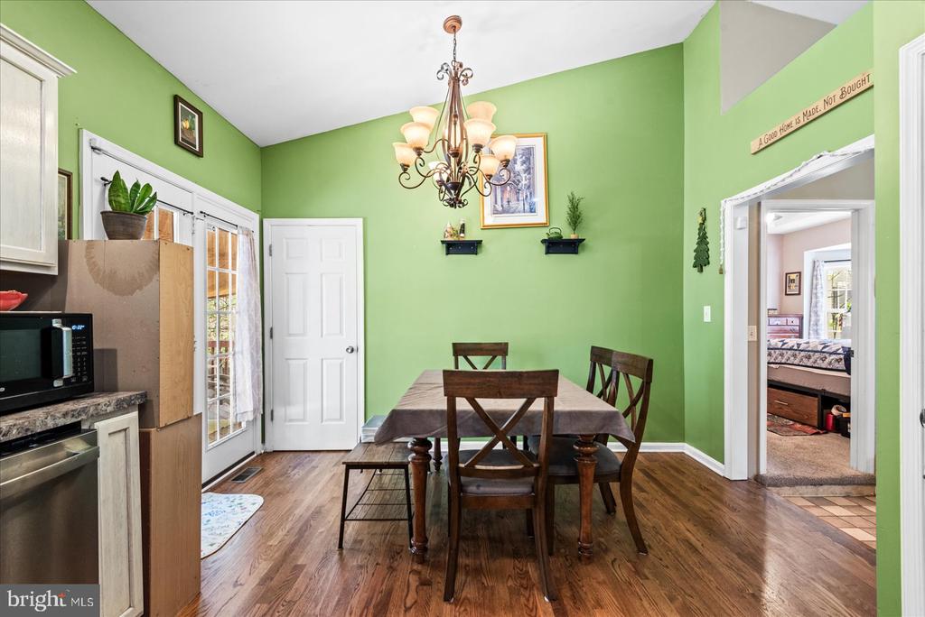 77 GREENWAY CV
