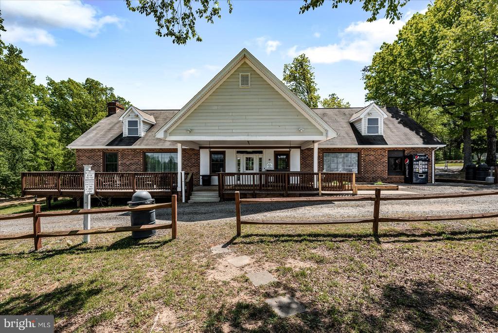 77 GREENWAY CV