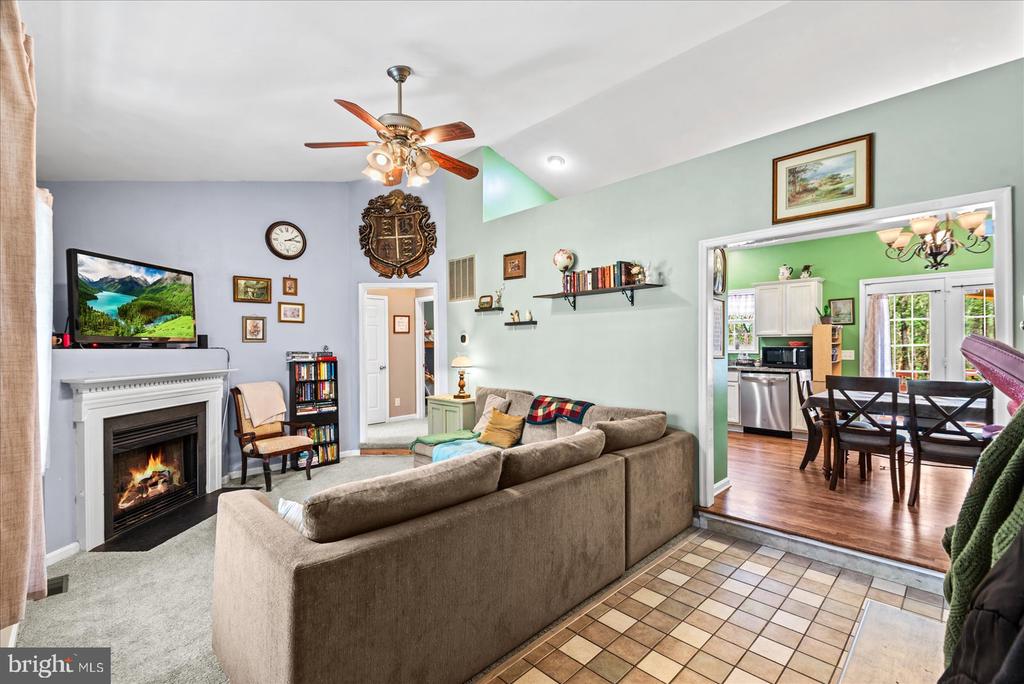 77 GREENWAY CV