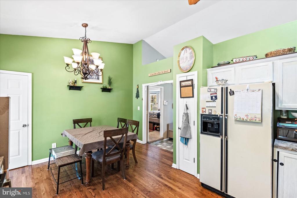 77 GREENWAY CV