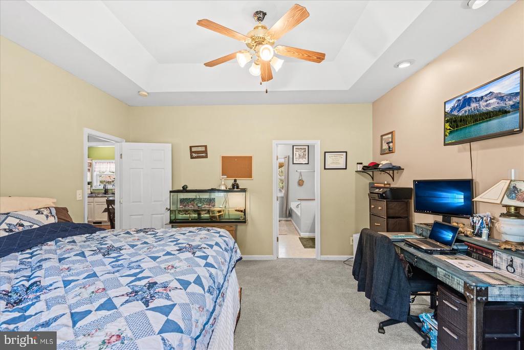 77 GREENWAY CV
