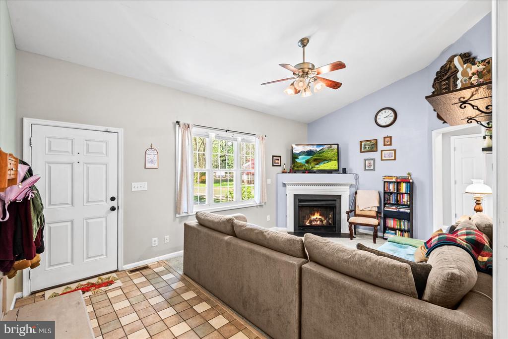 77 GREENWAY CV