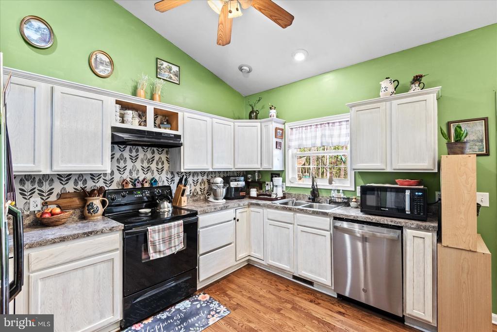 77 GREENWAY CV
