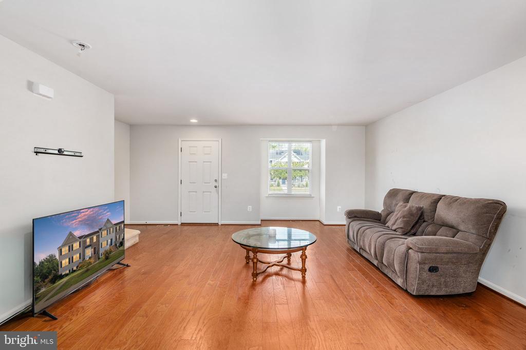 7306 STATESMAN BOULEVARD