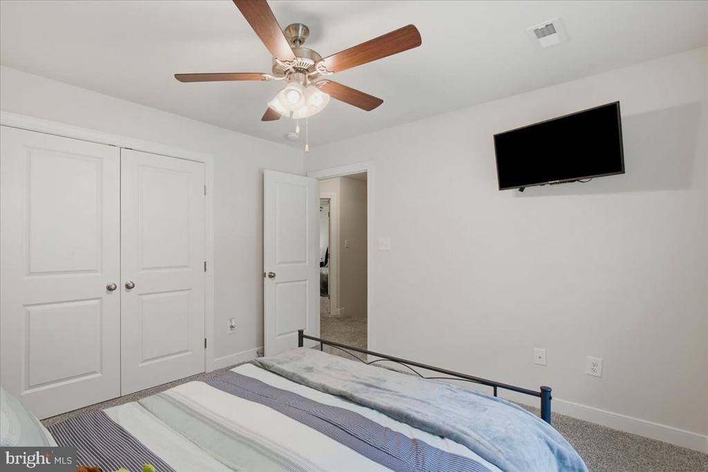 222 SEA CLIFF DRIVE