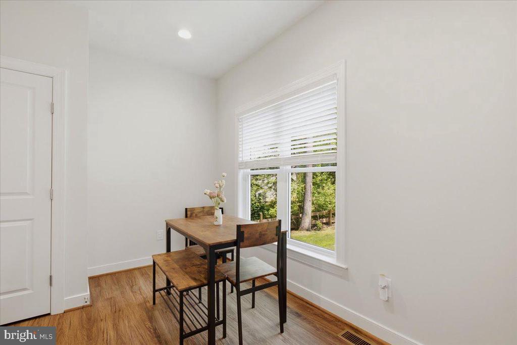 222 SEA CLIFF DRIVE