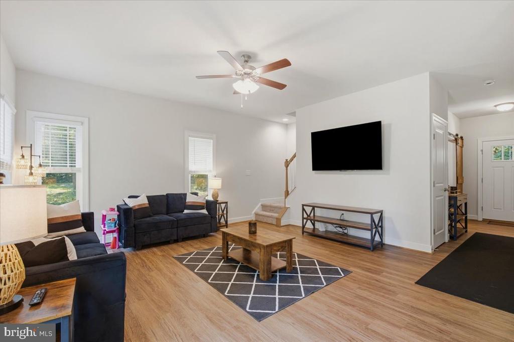 222 SEA CLIFF DRIVE