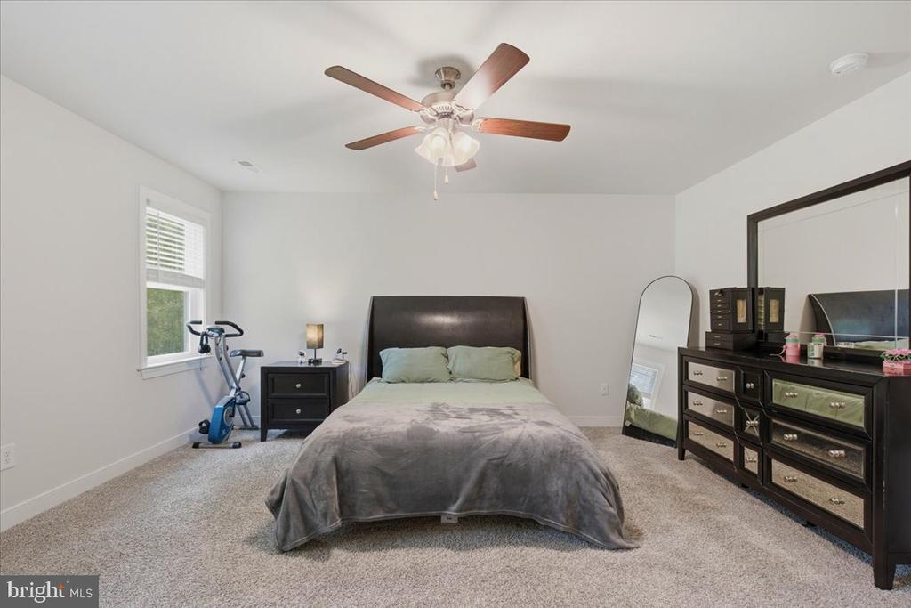 222 SEA CLIFF DRIVE