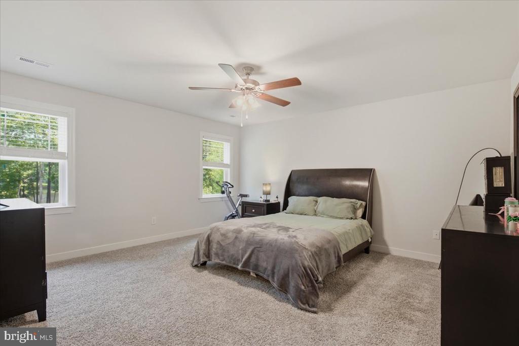 222 SEA CLIFF DRIVE