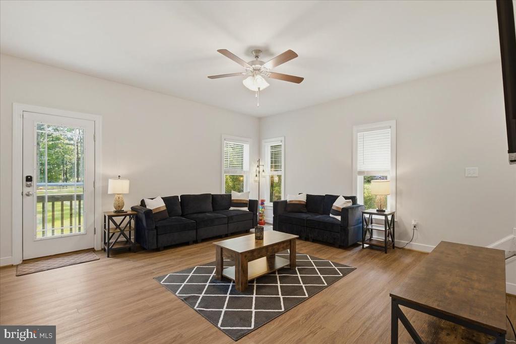 222 SEA CLIFF DRIVE
