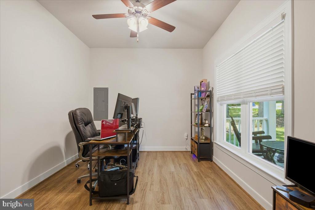 222 SEA CLIFF DRIVE