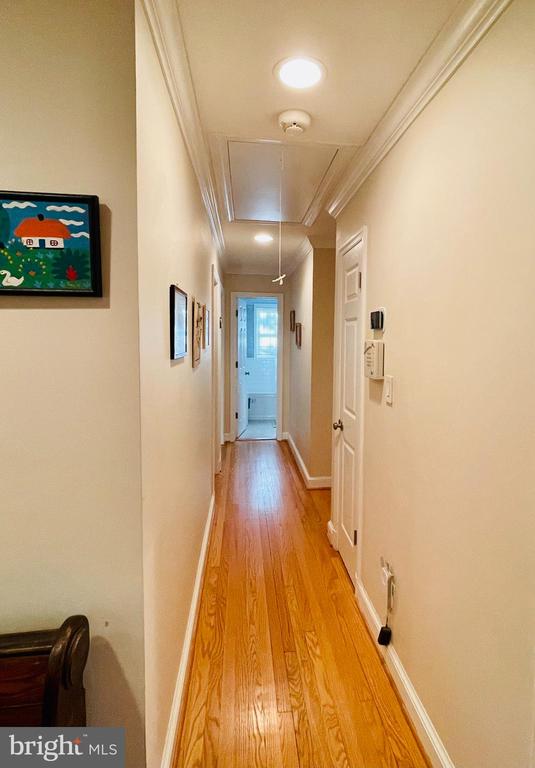 300 W COLUMBIA STREET