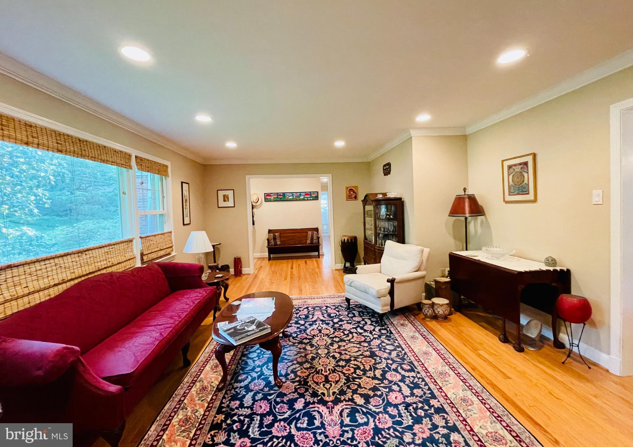 300 W COLUMBIA STREET