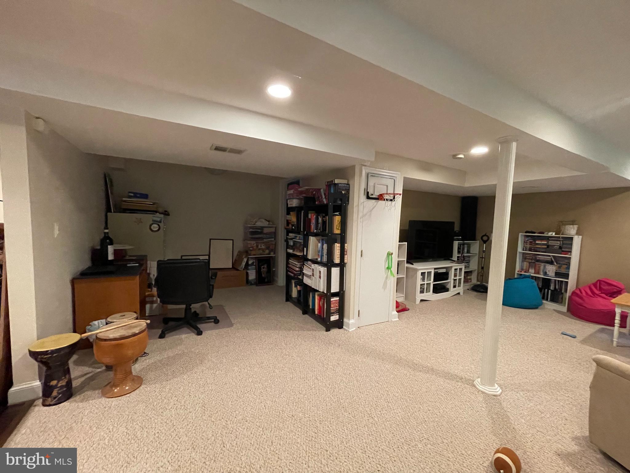 300 W COLUMBIA STREET