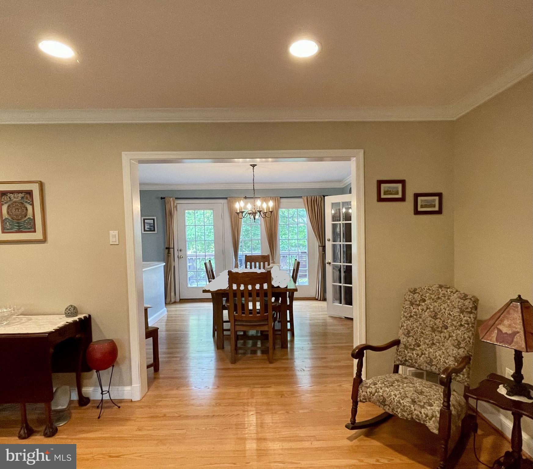 300 W COLUMBIA STREET