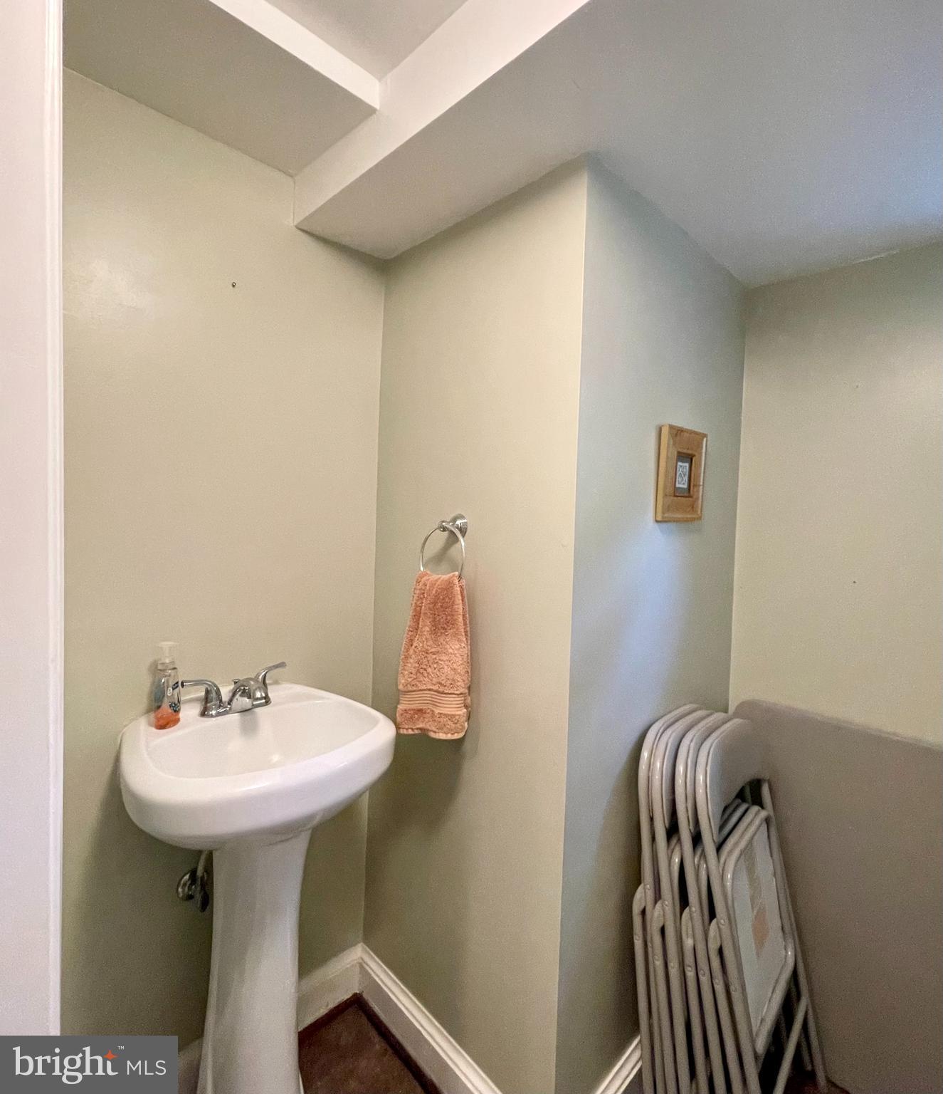 300 W COLUMBIA STREET