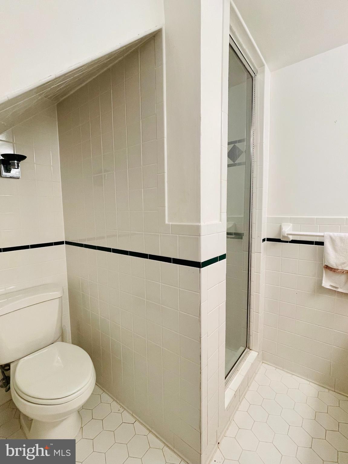 300 W COLUMBIA STREET