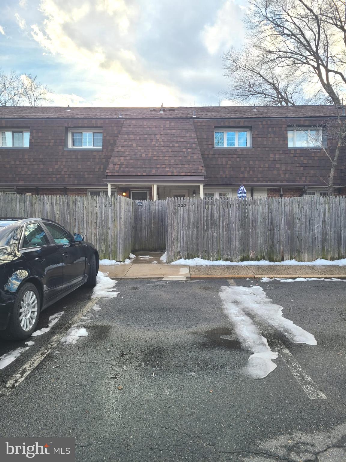 220 S VIRGINIA AVENUE