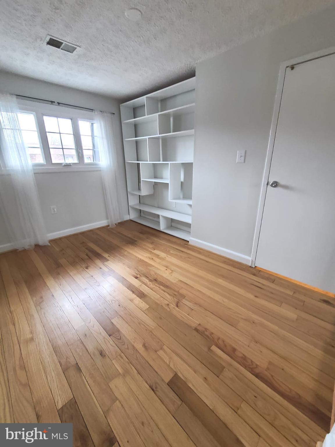 220 S VIRGINIA AVENUE