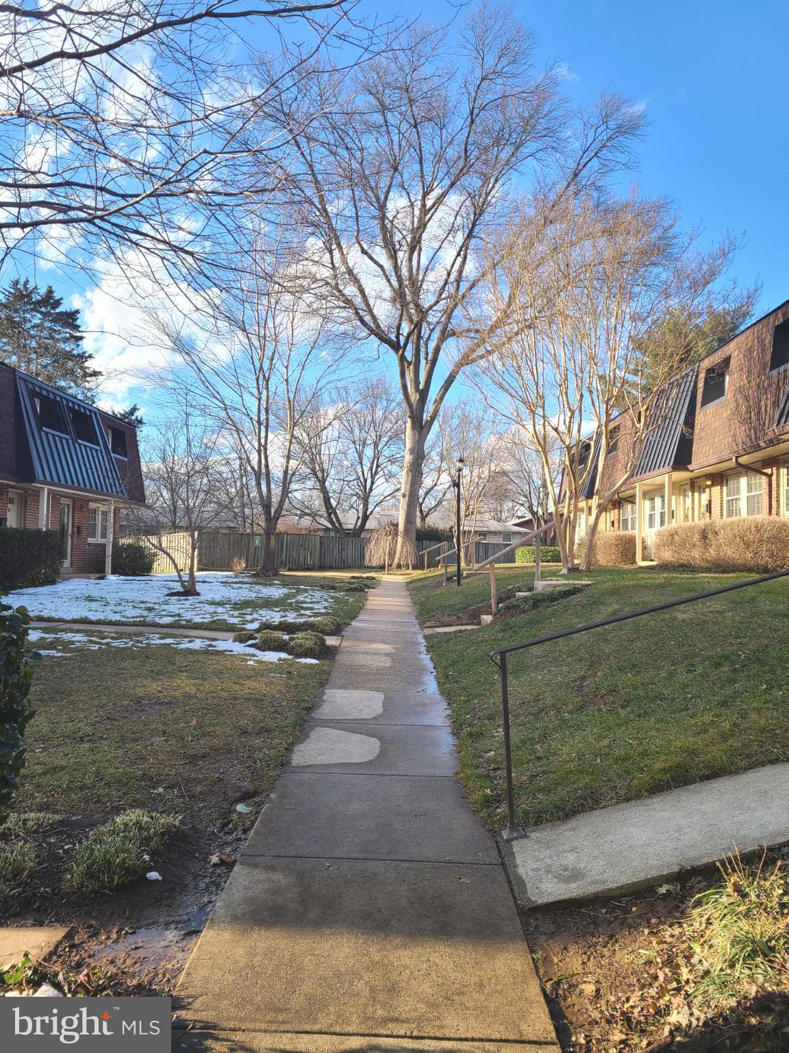 220 S VIRGINIA AVENUE