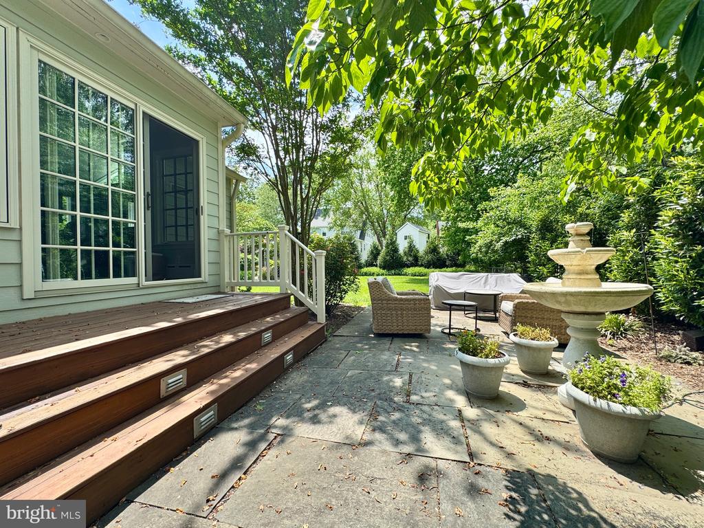 1007 PARKER STREET