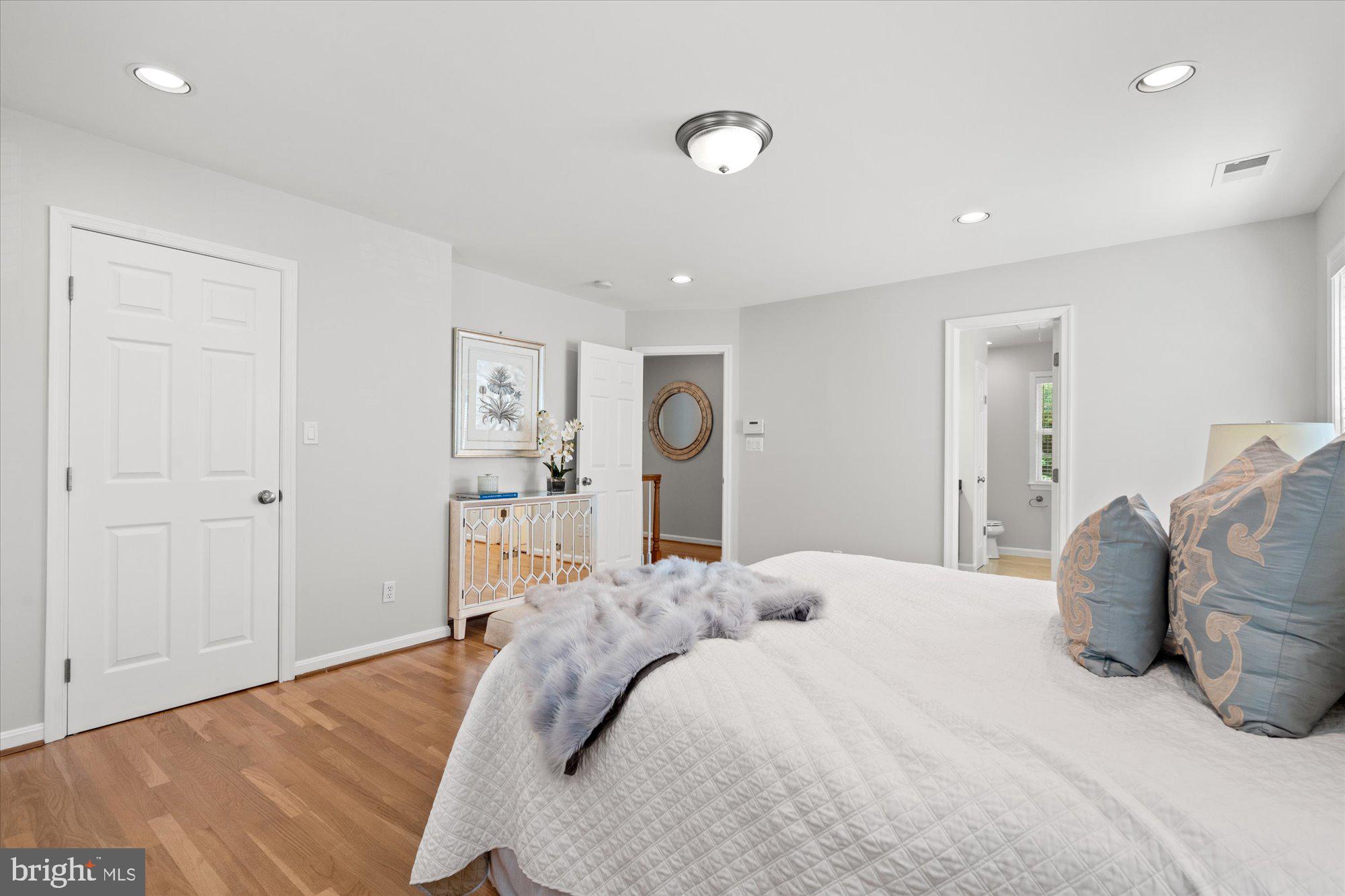 202 W GEORGE MASON ROAD