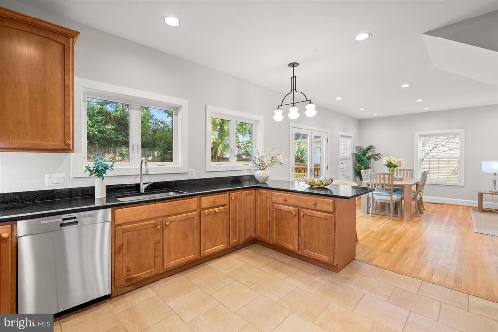 202 W GEORGE MASON ROAD