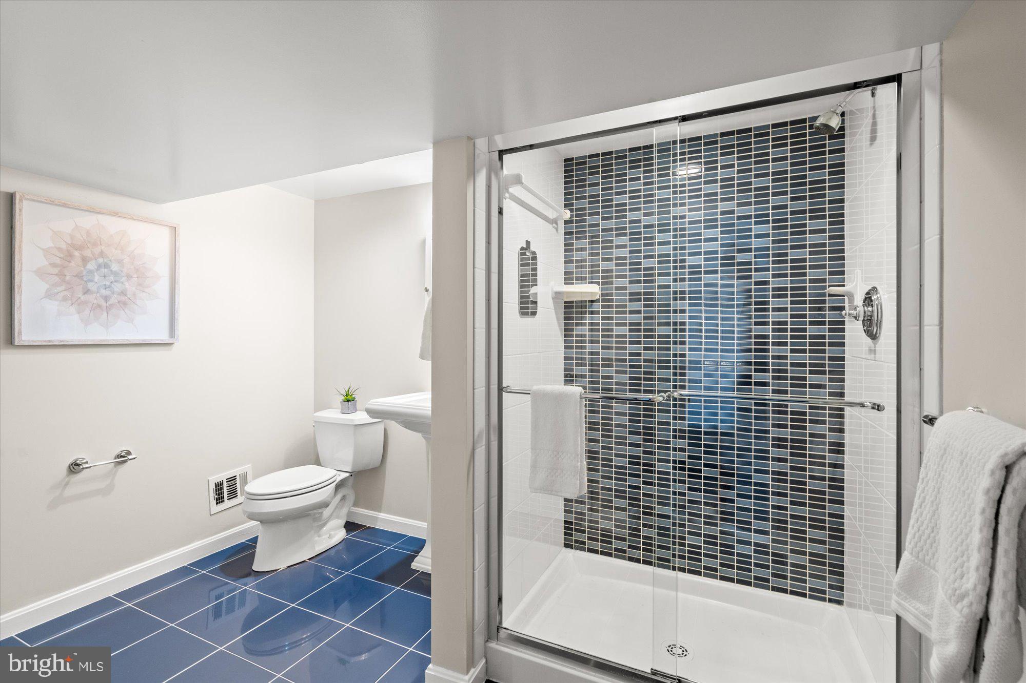 202 W GEORGE MASON ROAD