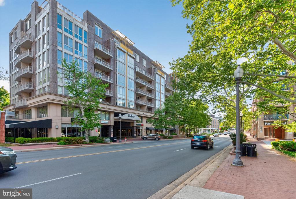 444 W BROAD STREET 230