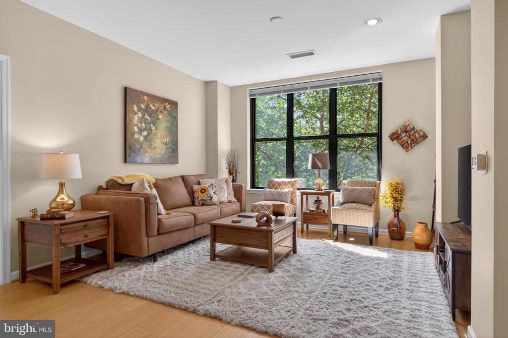 444 W BROAD STREET 230