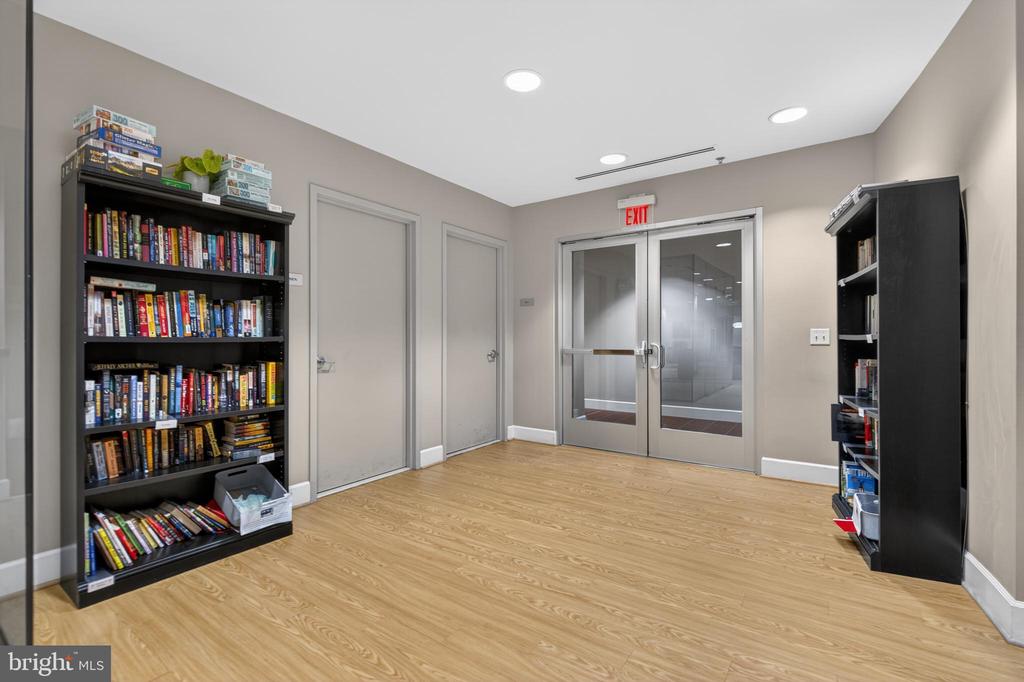444 W BROAD STREET 230