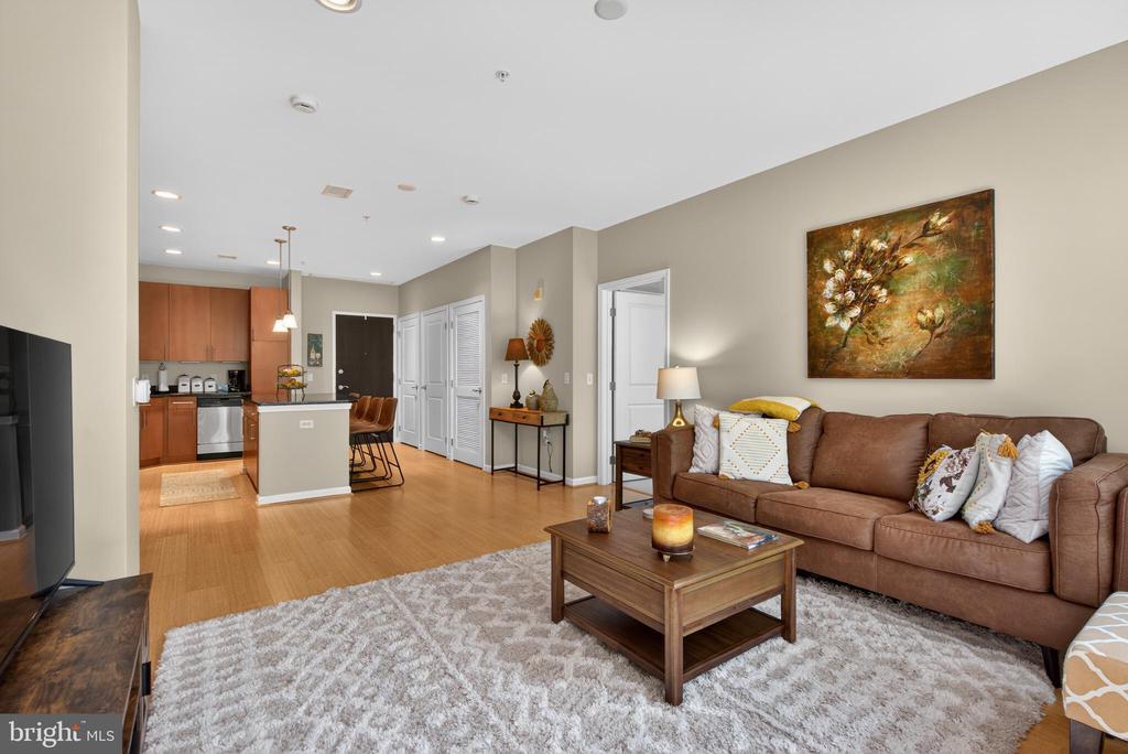 444 W BROAD STREET 230