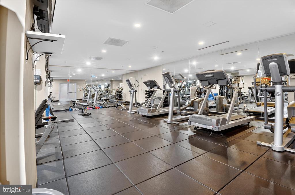 444 W BROAD STREET 230