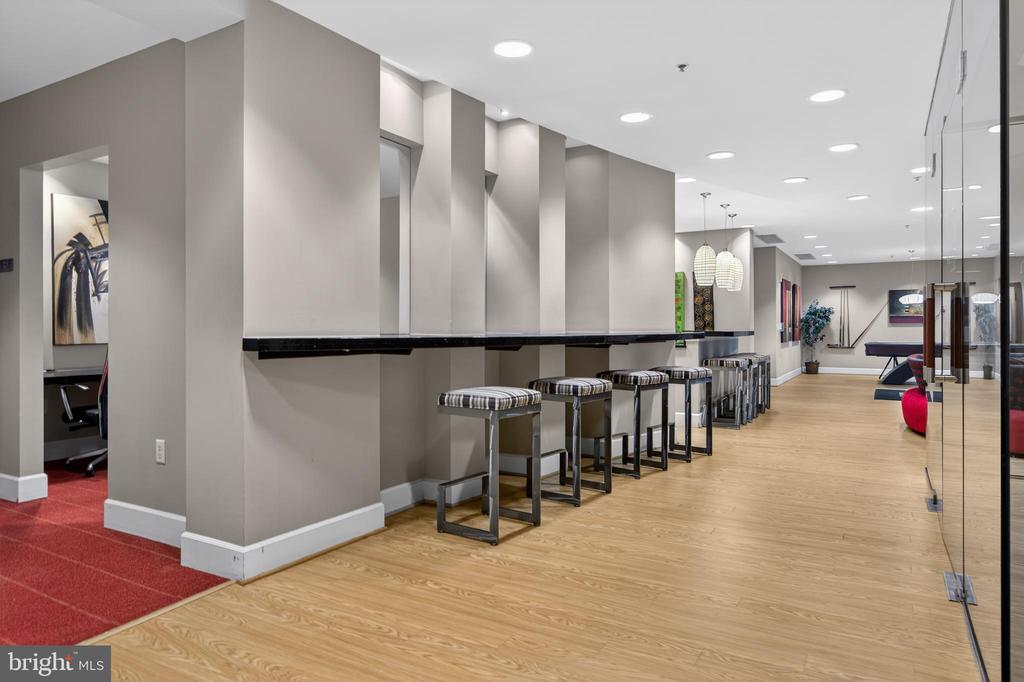 444 W BROAD STREET 230