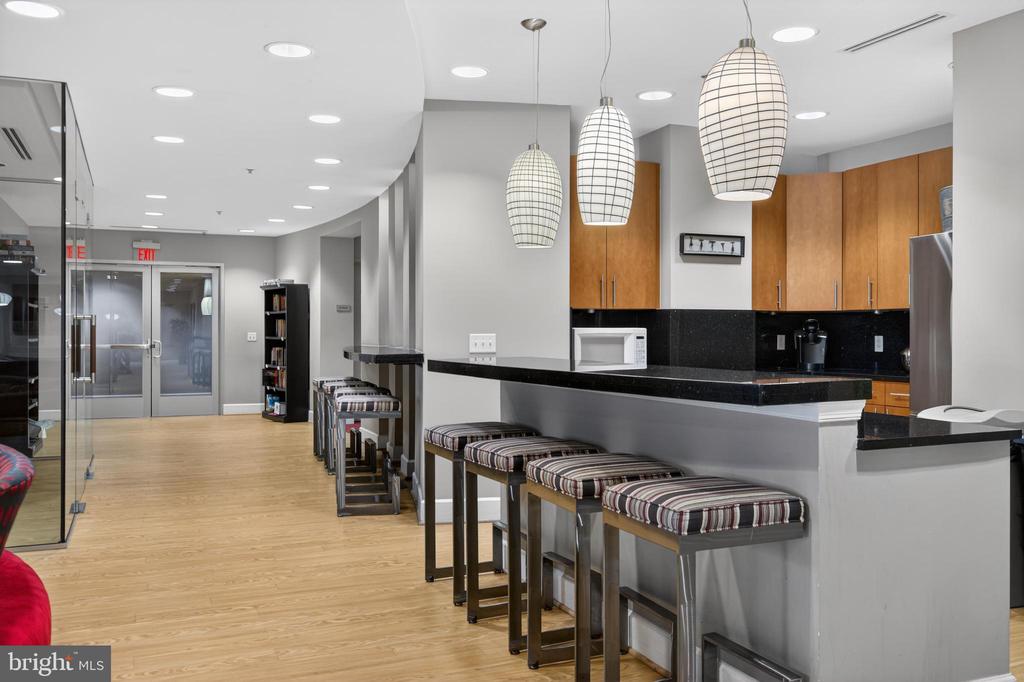 444 W BROAD STREET 230
