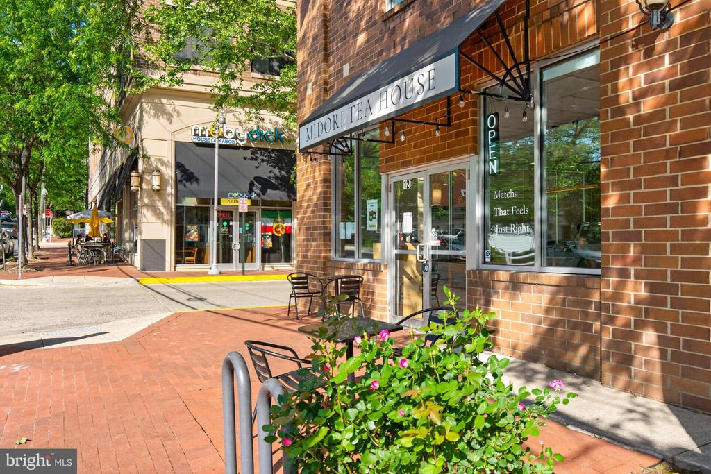 444 W BROAD STREET 230