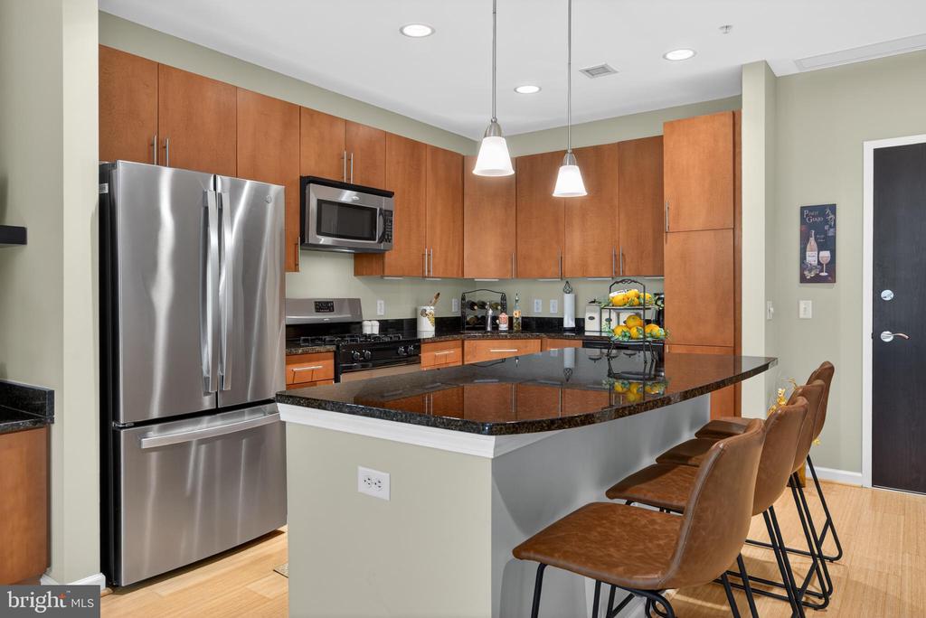 444 W BROAD STREET 230