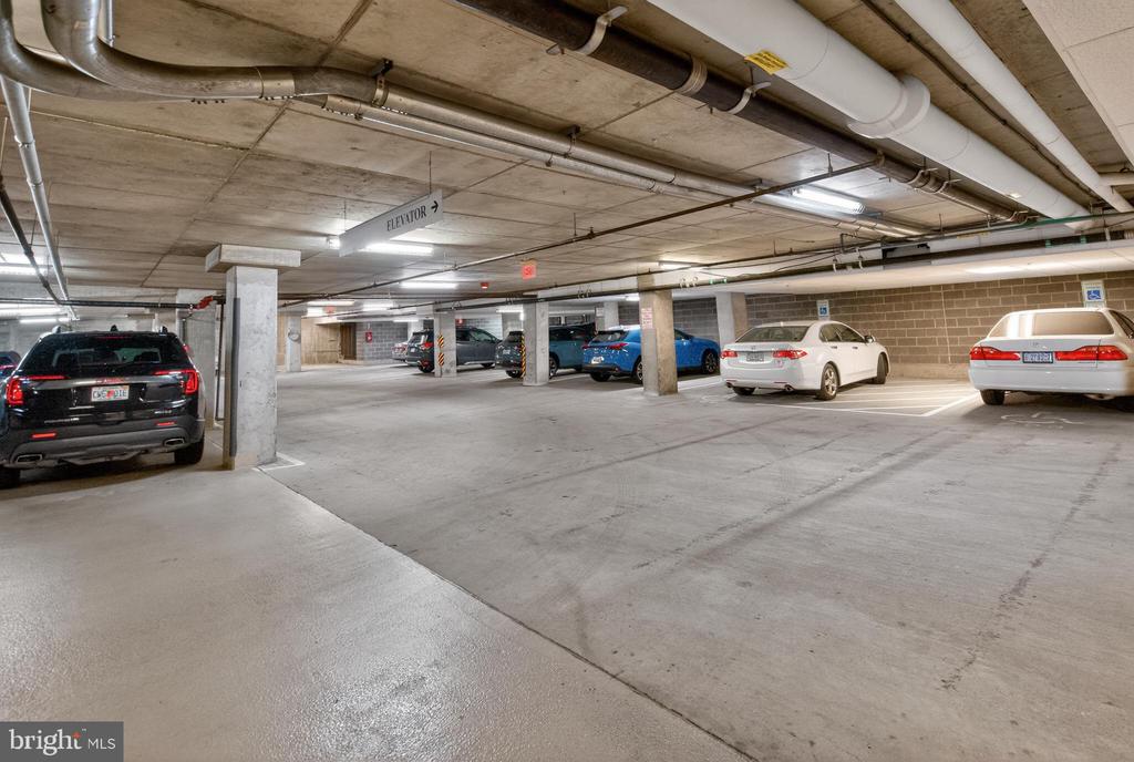 444 W BROAD STREET 230