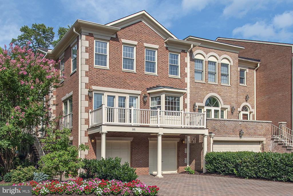 101 GRESHAM PLACE