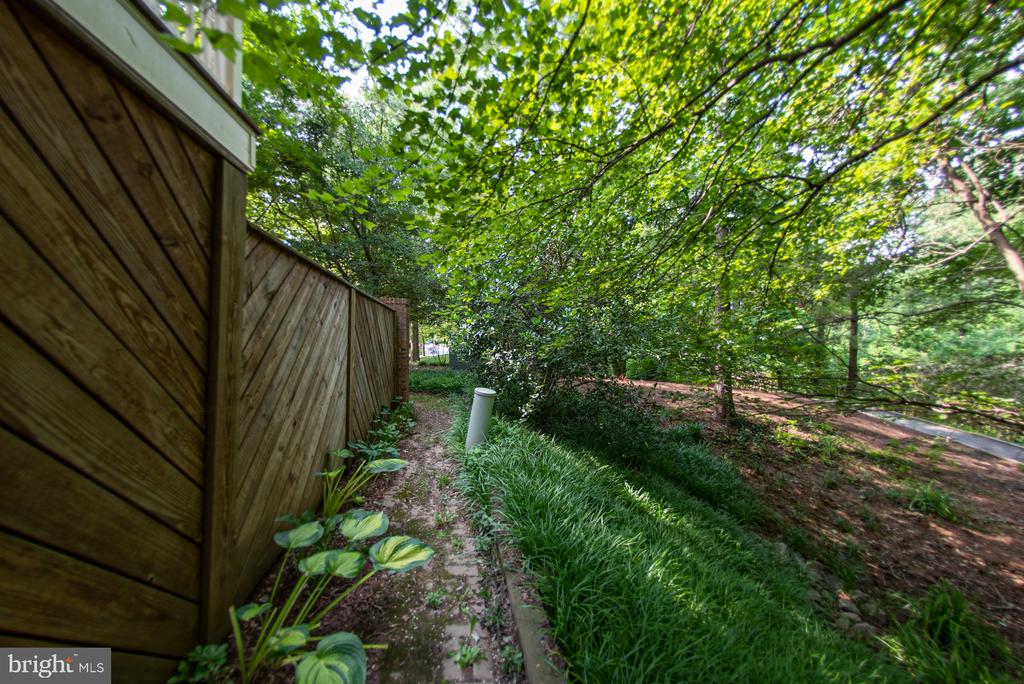 101 GRESHAM PLACE