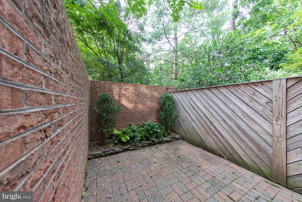 101 GRESHAM PLACE