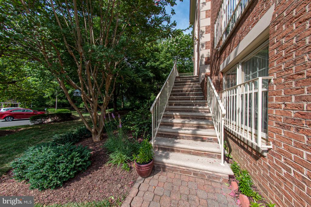 101 GRESHAM PLACE