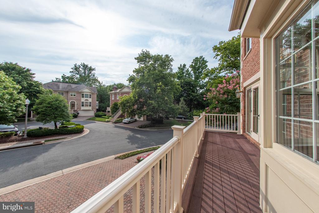 101 GRESHAM PLACE
