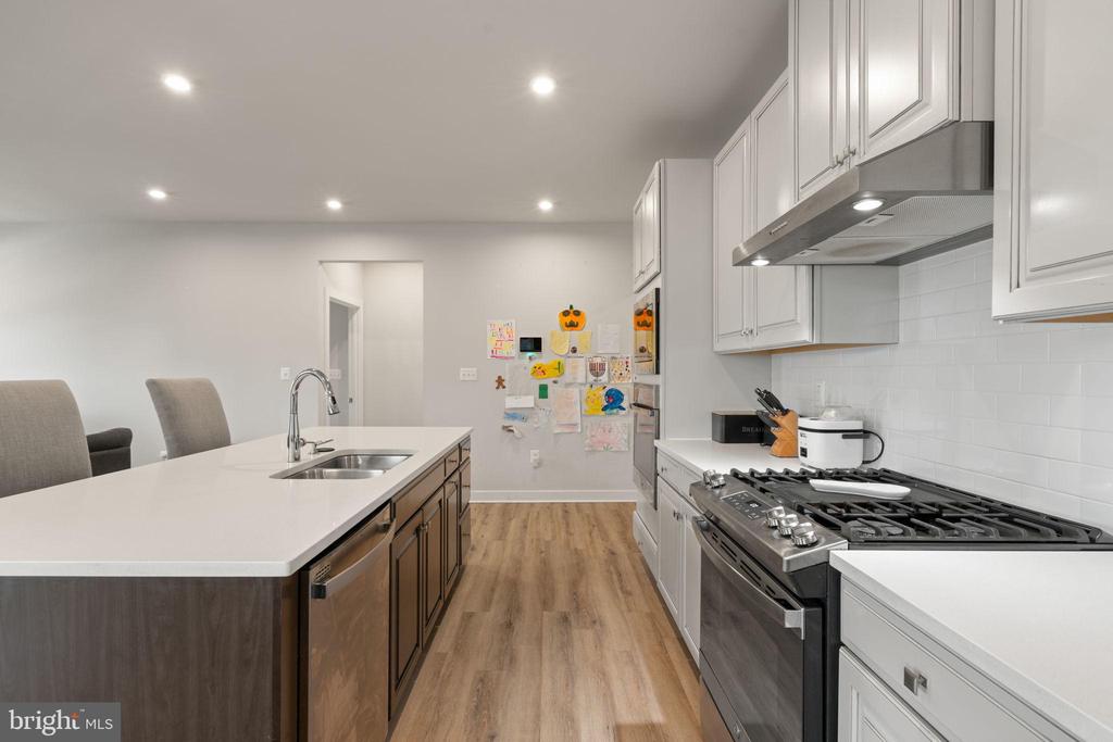 1601 RAMPART DRIVE